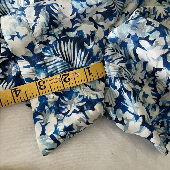 Theory Shorts Palkima Blue White Floral 100% Silk Bermuda Shorts sz 2 Preppy - Picture 10 of 13